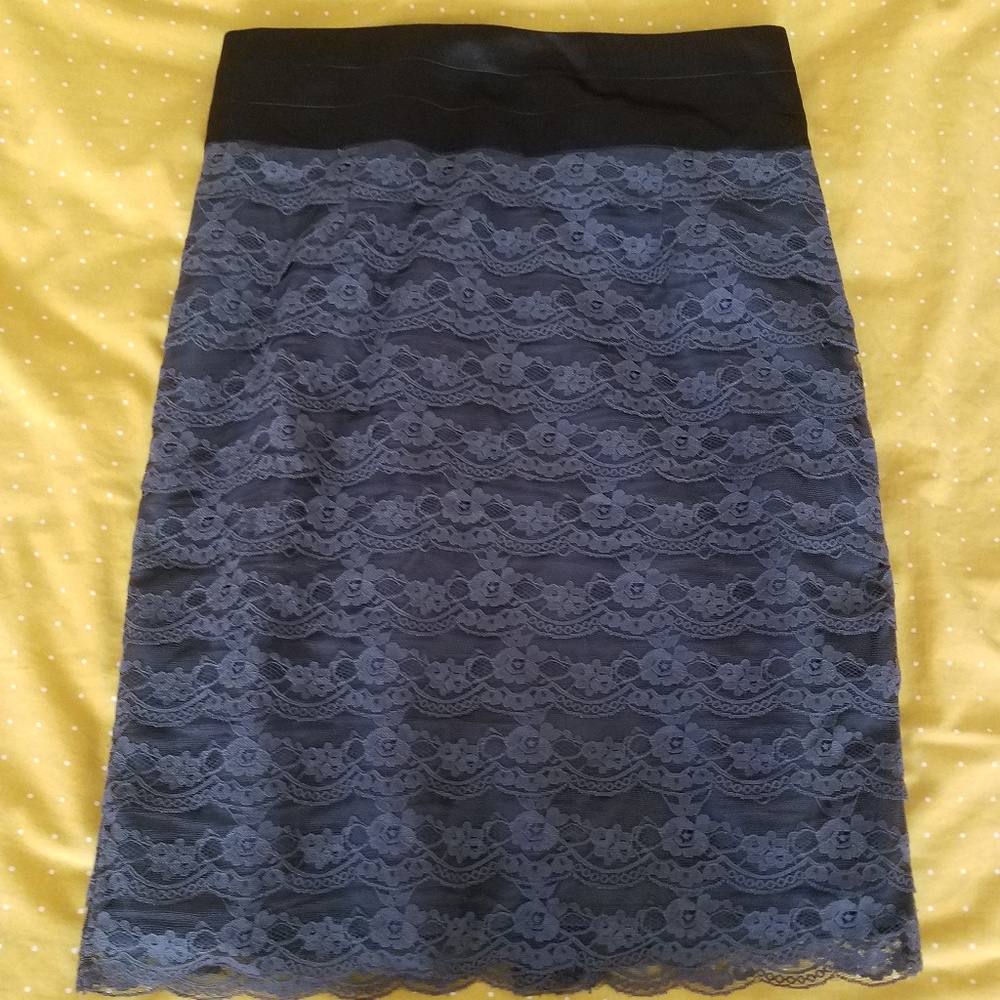 Gray lace H&M pencil skirt